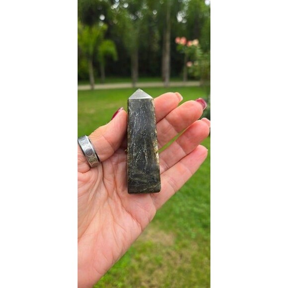 Labradorite Crystal Four Corner Intuition Manifestation Tower - Picture 3 of 5